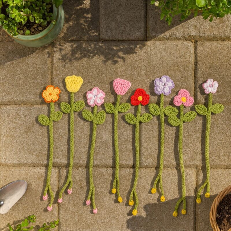 Handmade Flower Bookmarks - 7 Pack Crochet Kit with Yarn & Hook