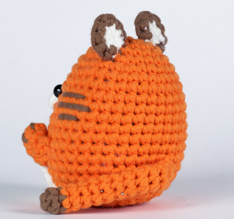 Pre-portioned yarn for cartoon tiger crochet kit
